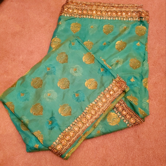 saree - Picture 3 of 3